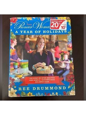 The Pioneer Woman Cooks A Year of Holidays cookbook hardcover by Ree Drummond